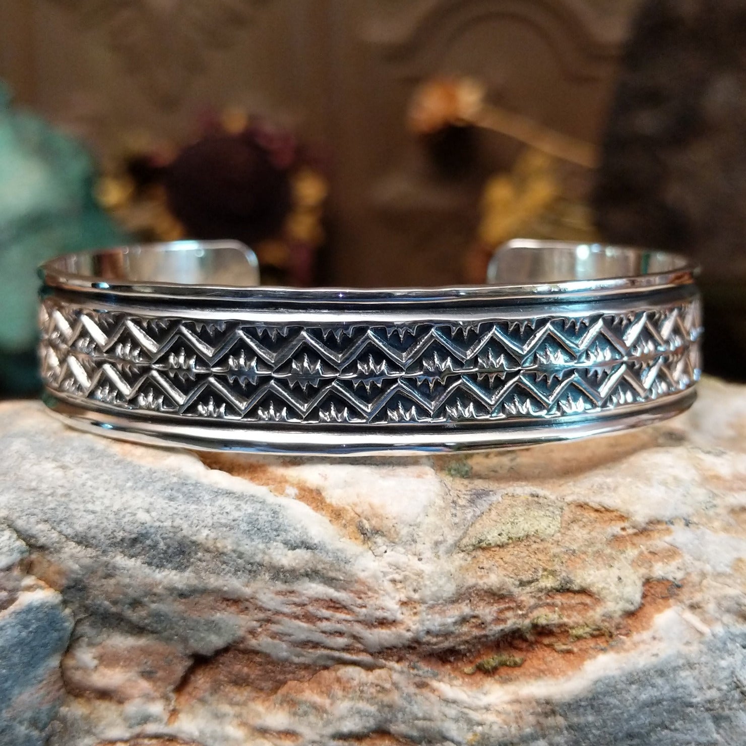 Diamond-stamped Silver Cuff by Sunshine Reeves GJ-BRC-0309 – Arlene's