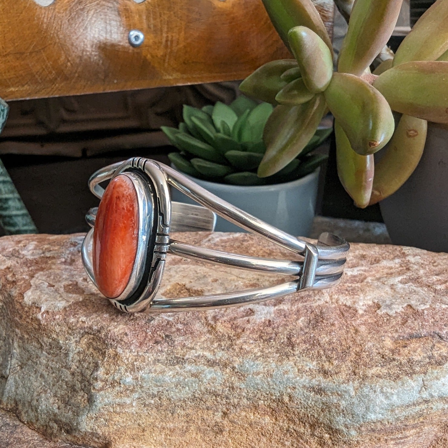 Navajo Made Spiny Oyster Shell Cuff by Augustine Largo GJ-BRC-0045