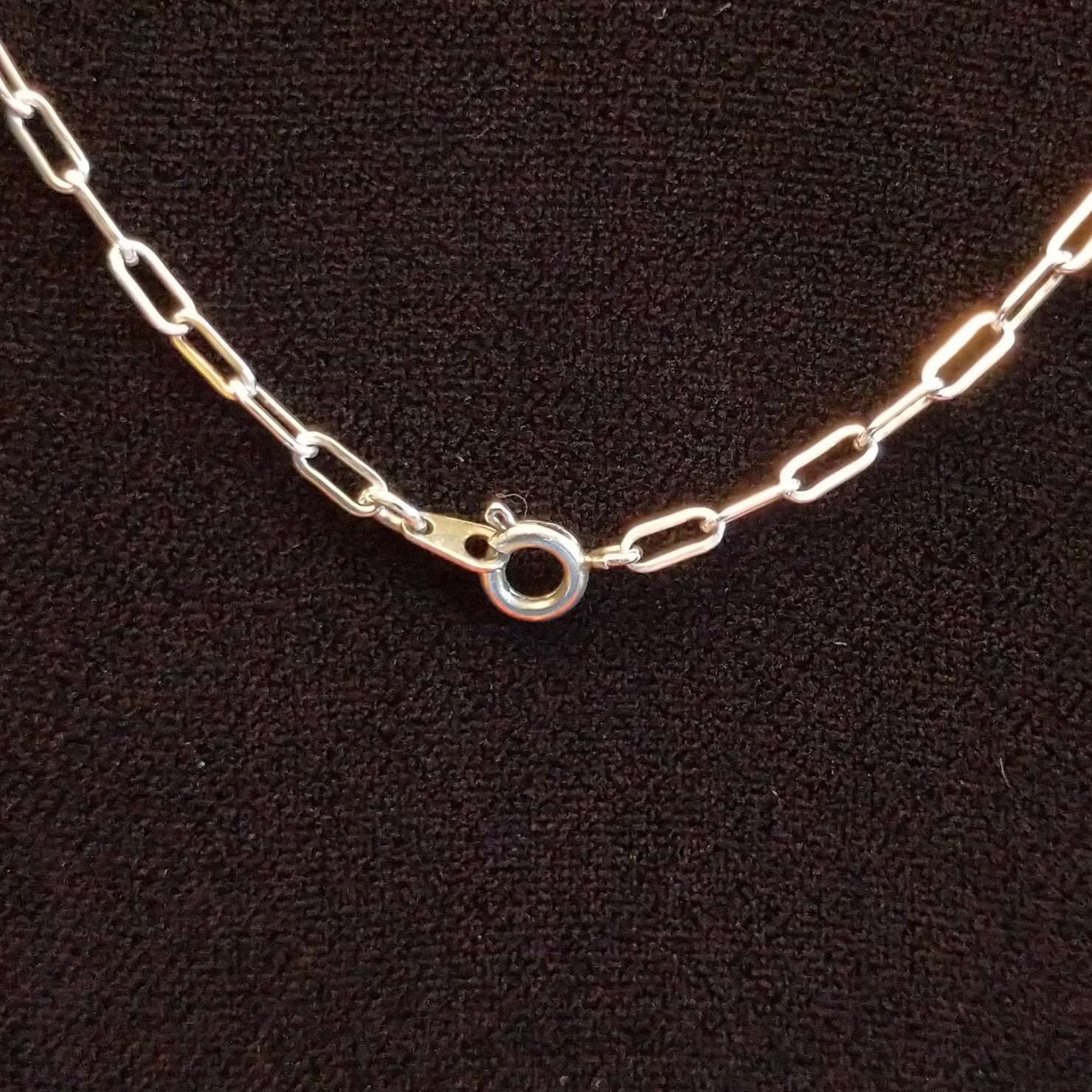 Close-up of the adjustable clasp.