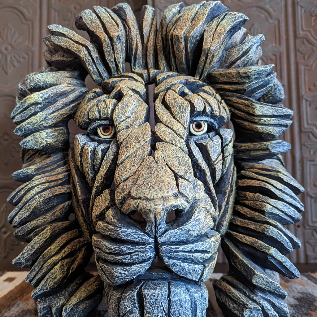 edge sculpture lion head front view