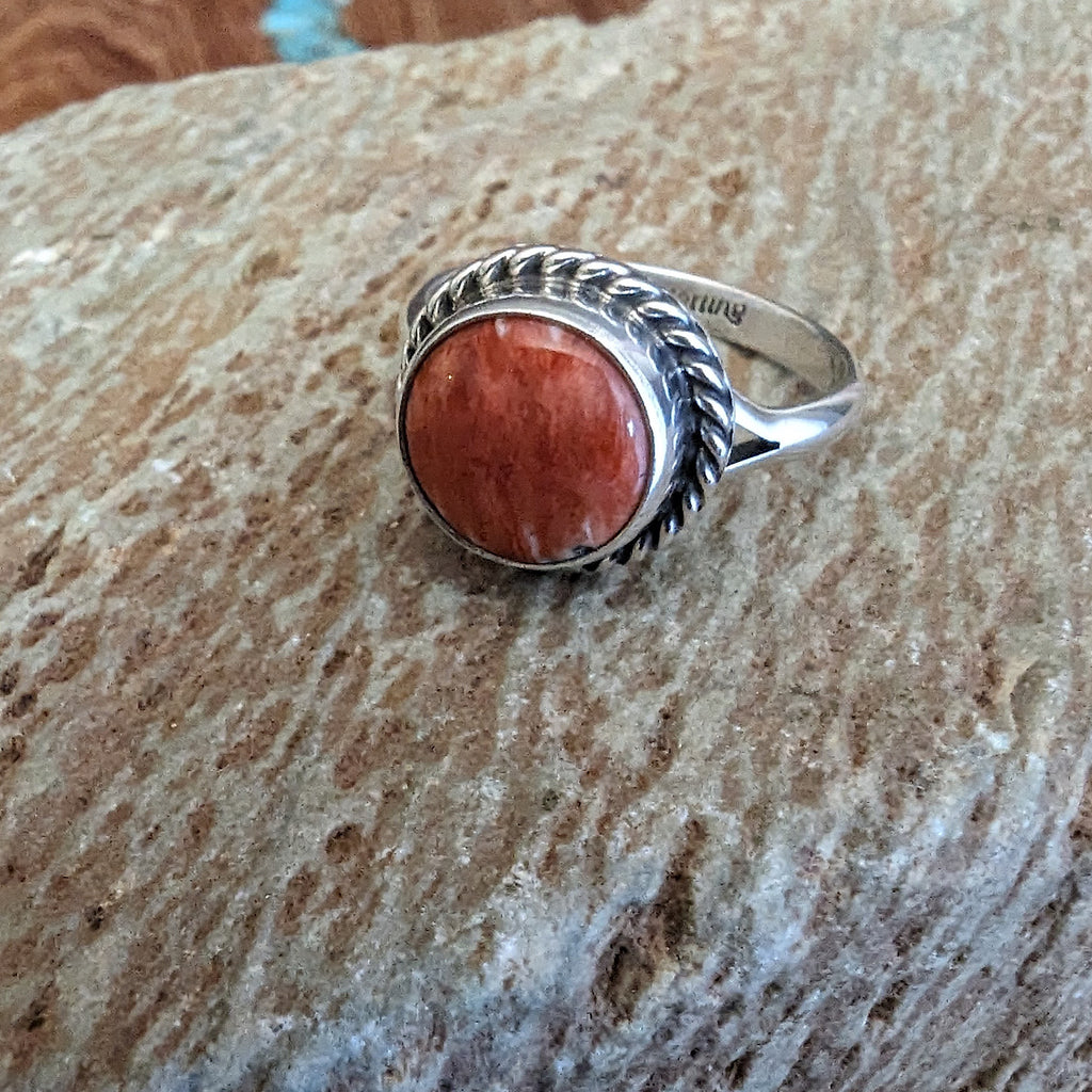 Front Detail View Navajo Spiny Oyster Shell Ring