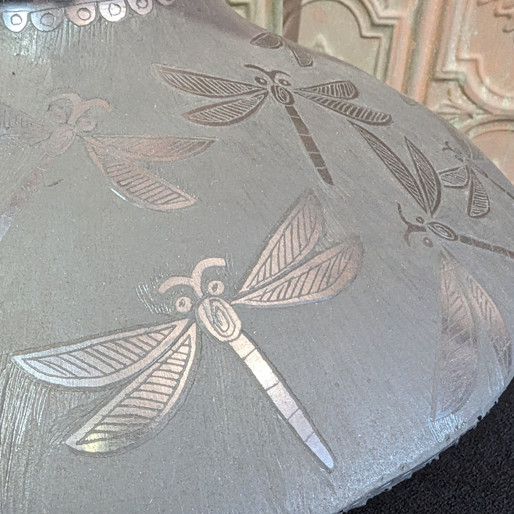 Top Detailed Dragonfly View Handmade Dragonfly Graphite Black Sphere Vase by Mata Ortiz artist Ana Trillo