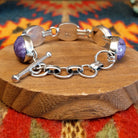 Close-up of the semi-adjustable clasp.