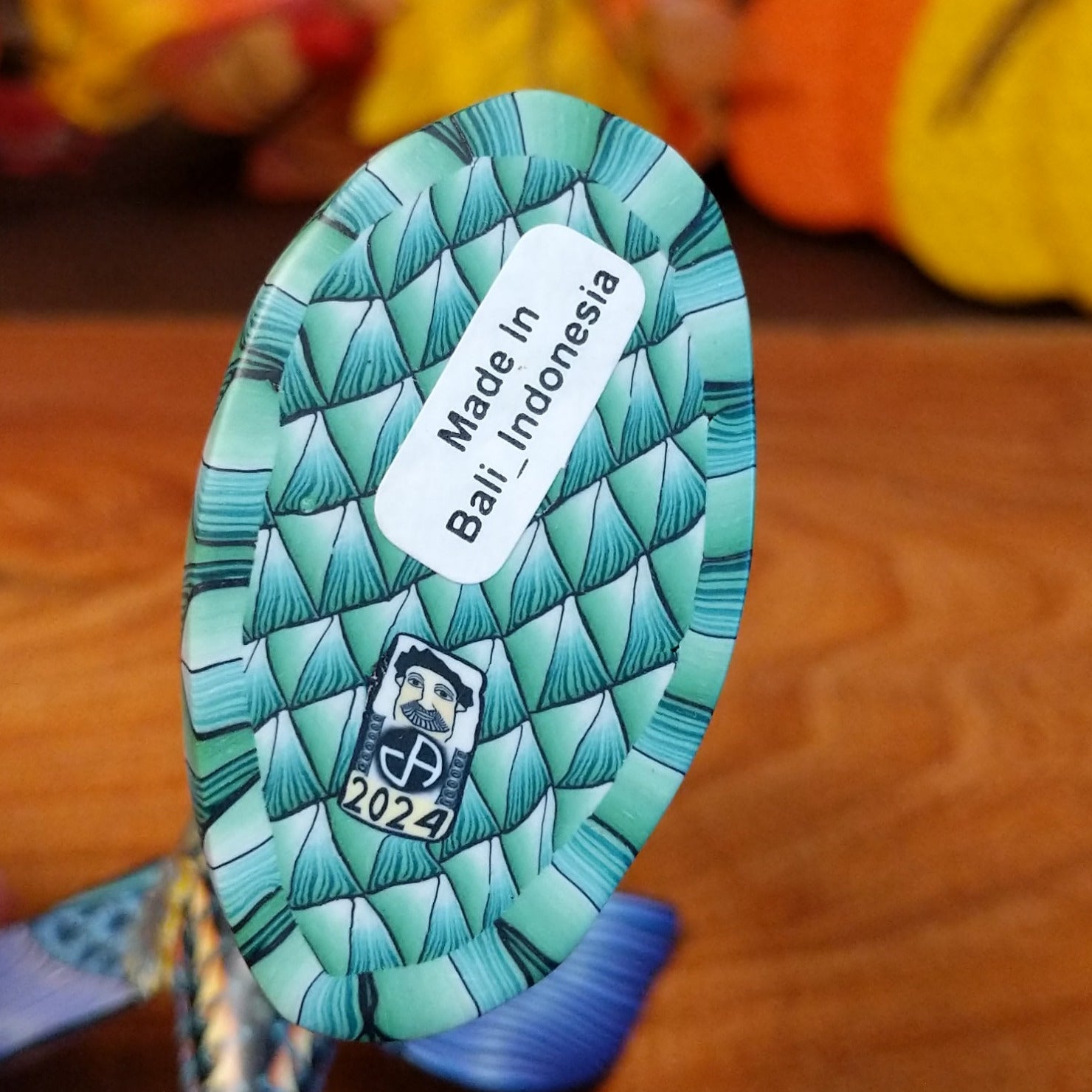 The underside of the piece features the year the sculpture was made.