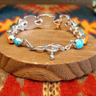 Close-up of the clasp on the bracelet.