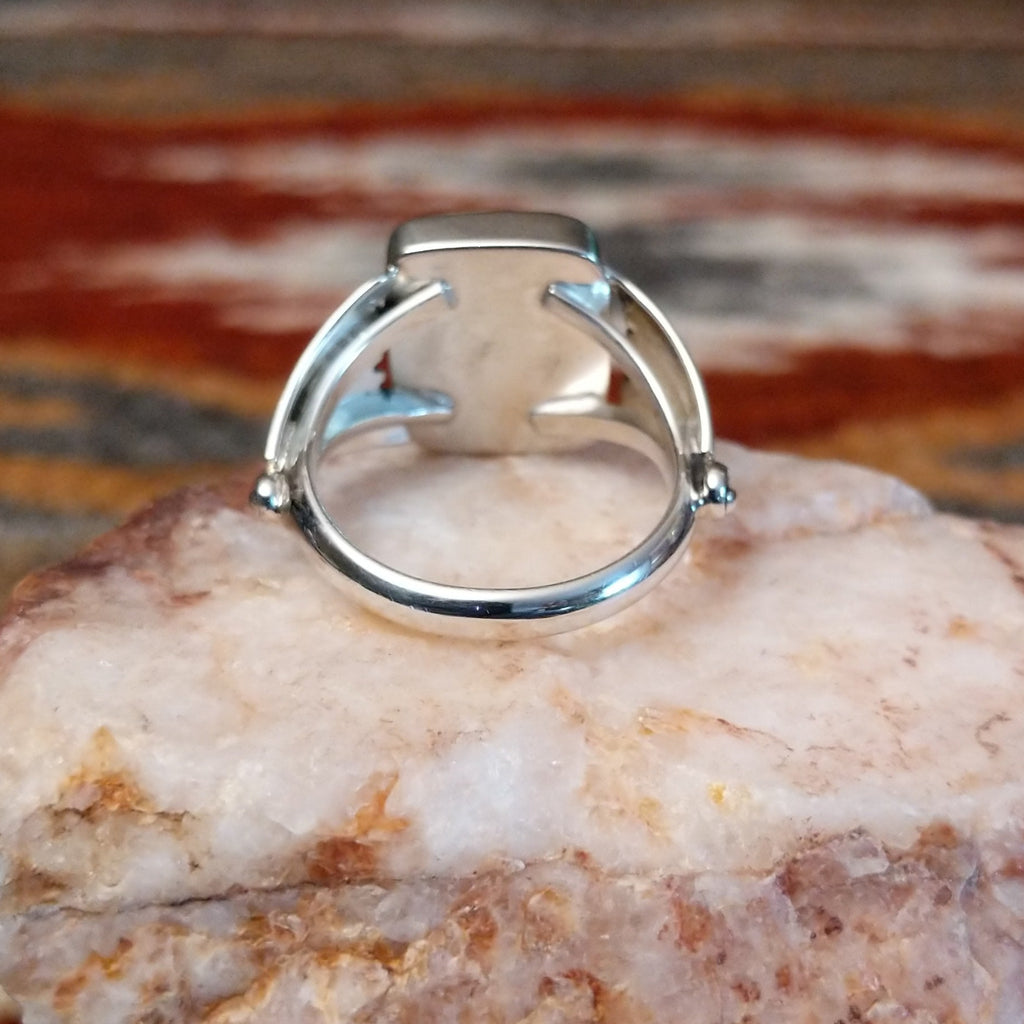 Close-up of the tapered band.