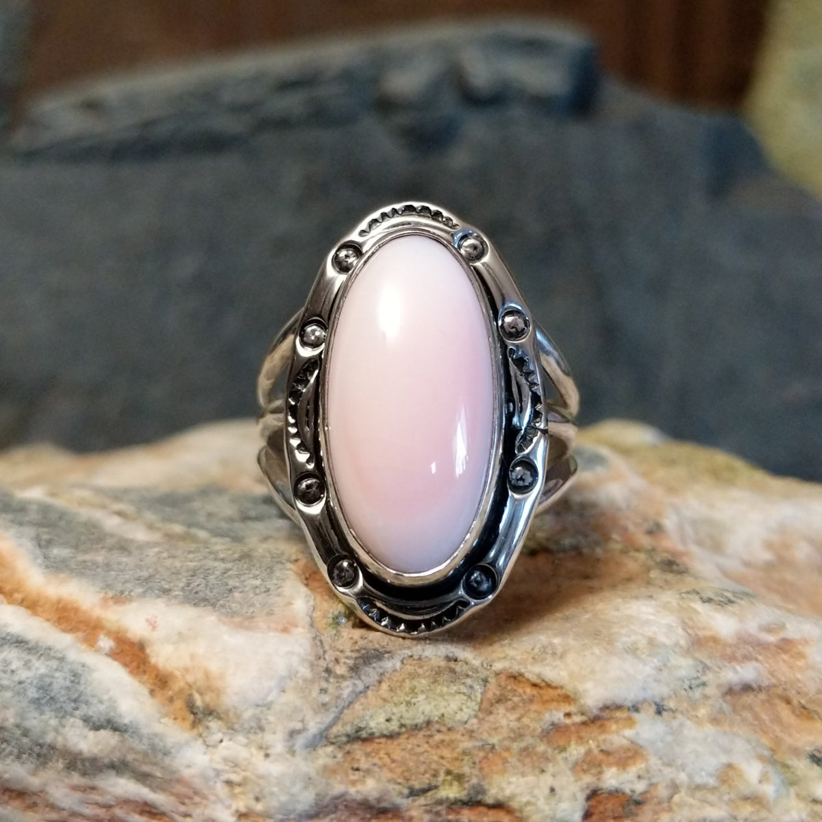 Long Oval Pink Conch Shell Ring by Terry Wood GJ-RNG-0080 – Arlene's