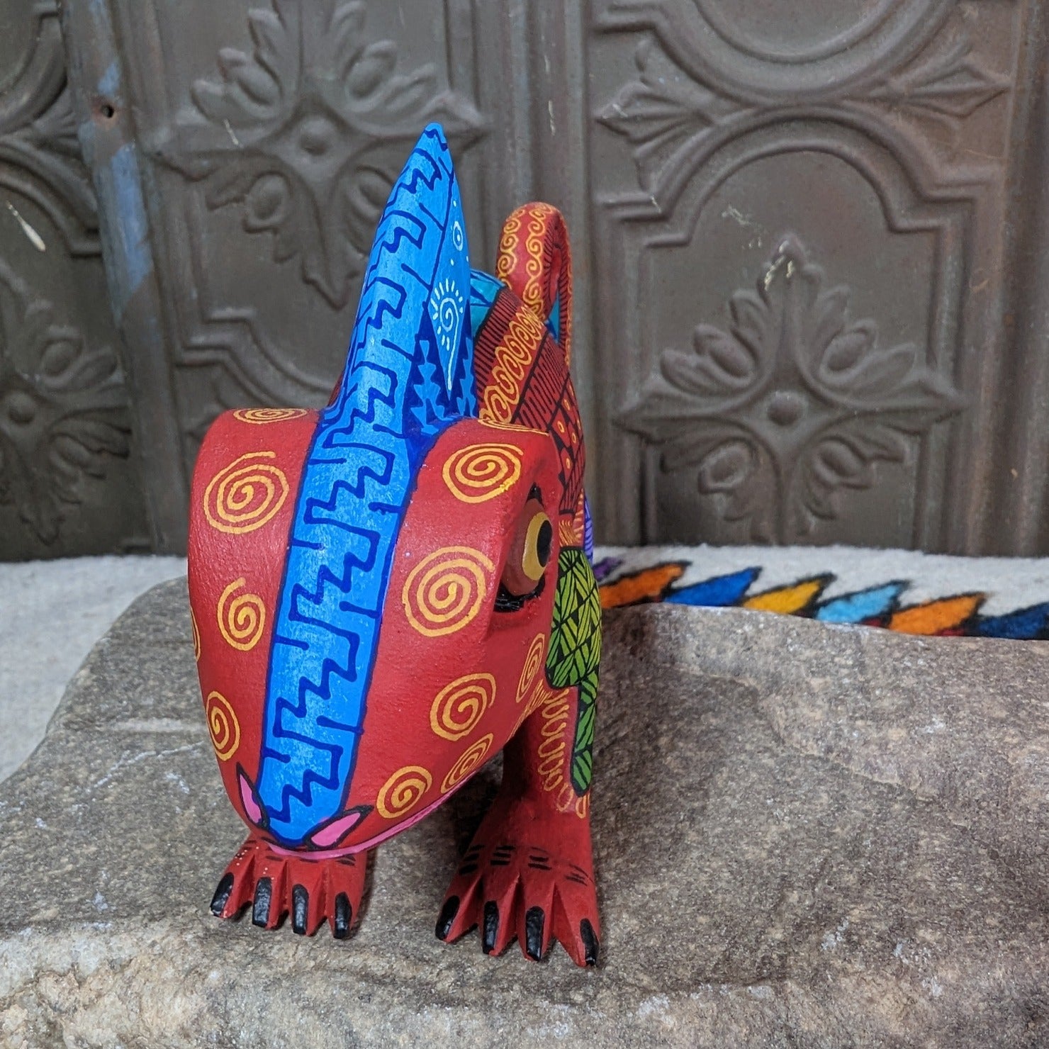 Oaxacan Chameleon Wood Carving GF-0061