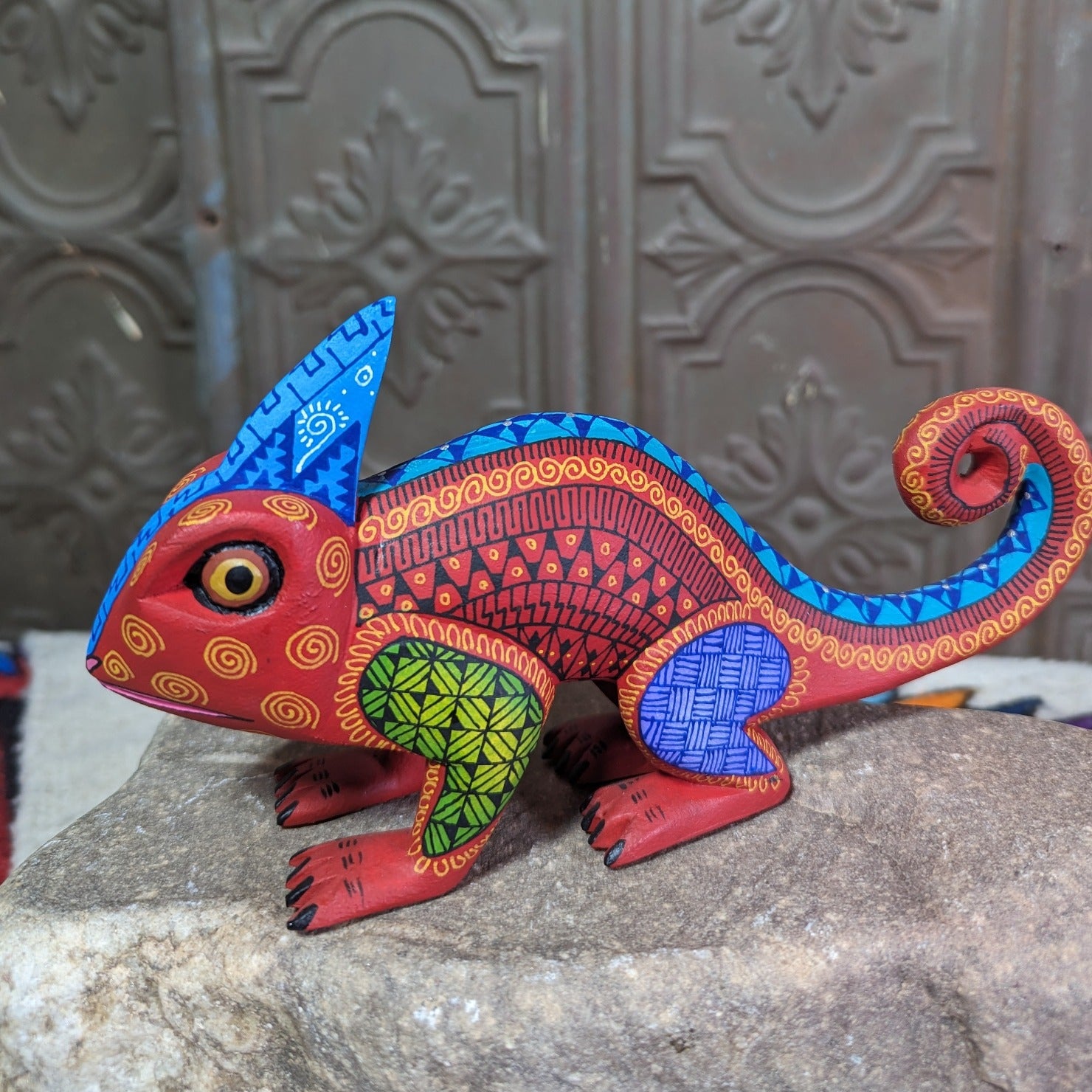 Oaxacan Chameleon Wood Carving GF-0061