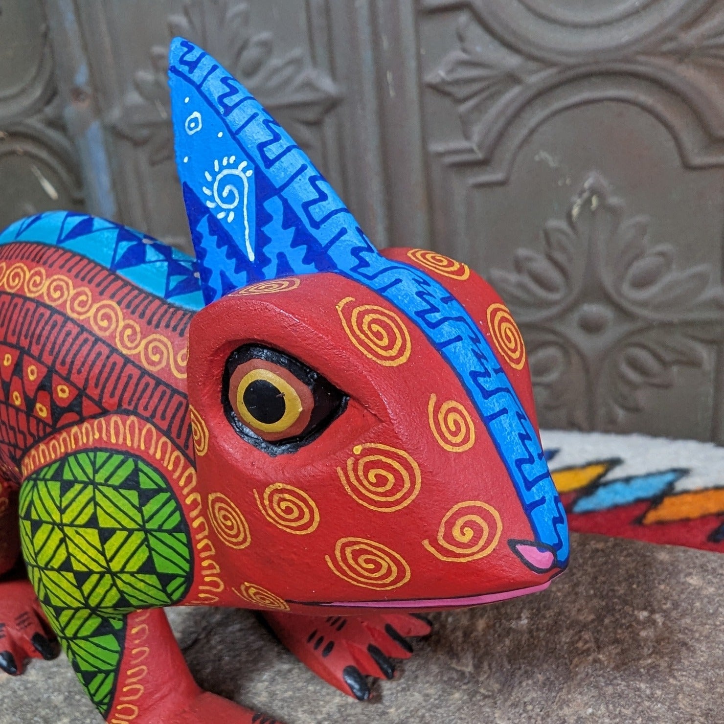 Oaxacan Chameleon Wood Carving GF-OAX-0006 – Arlene's