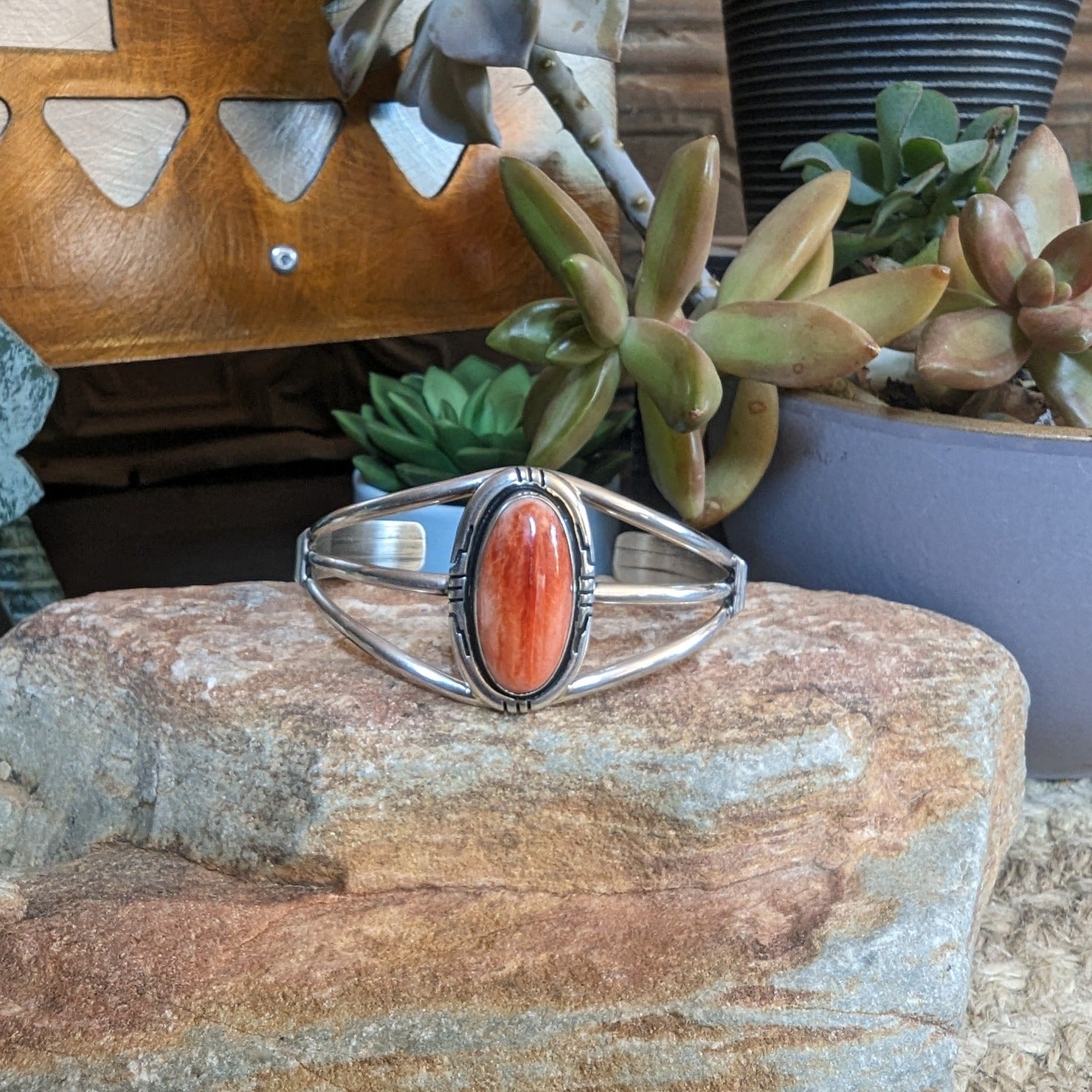 Navajo Made Spiny Oyster Shell Cuff by Augustine Largo GJ-BRC-0045
