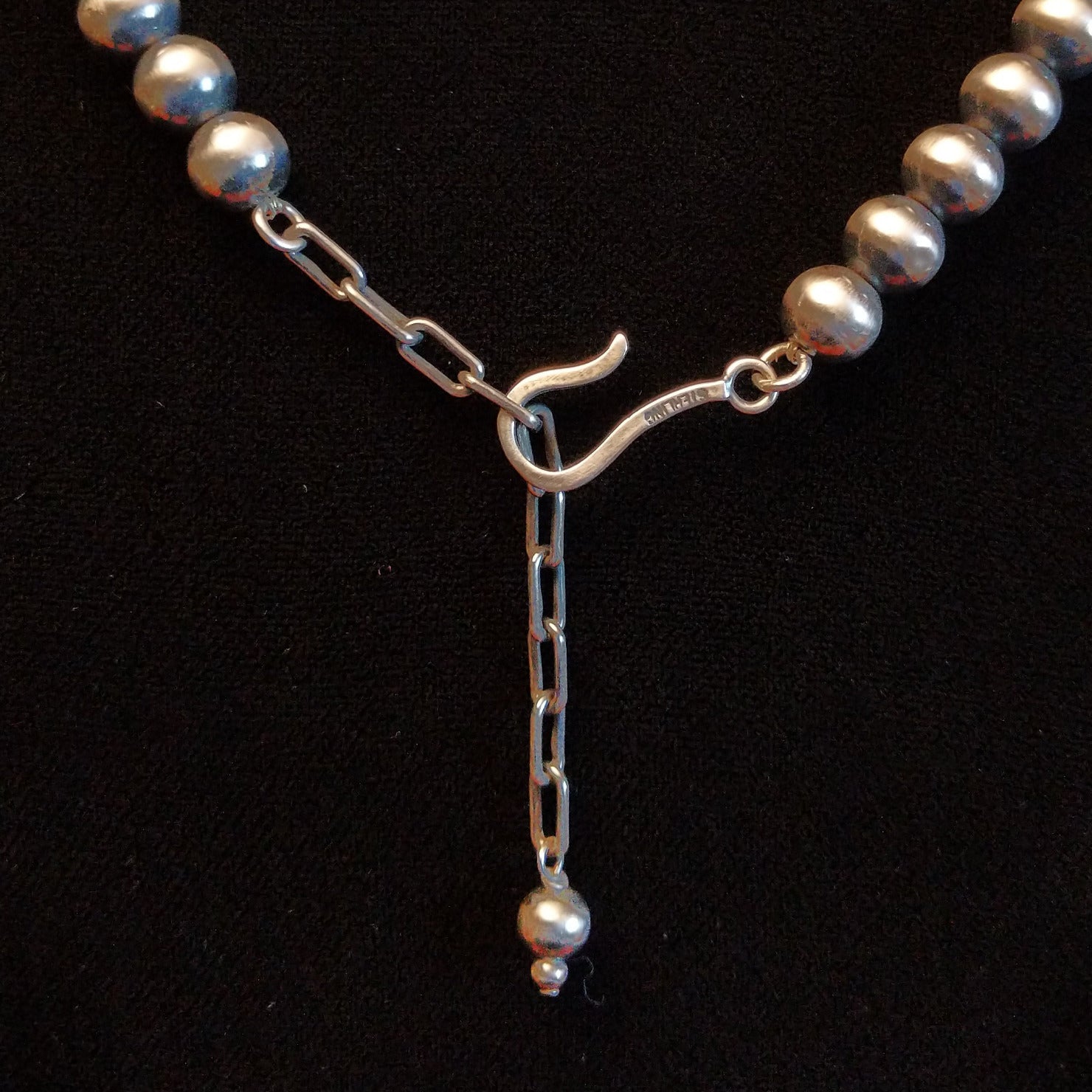 Close-up of the hook clasp.