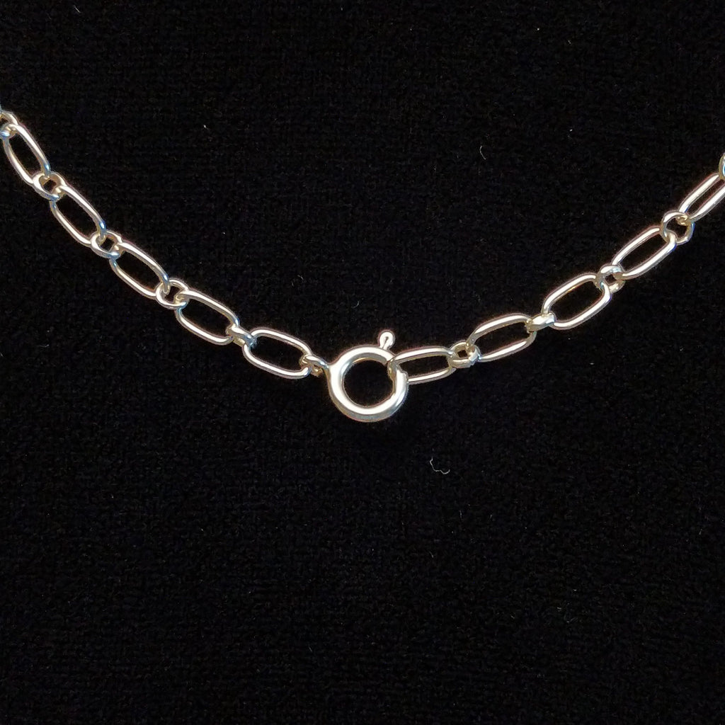 Close-up of the clasp and semi-adjustable chain.
