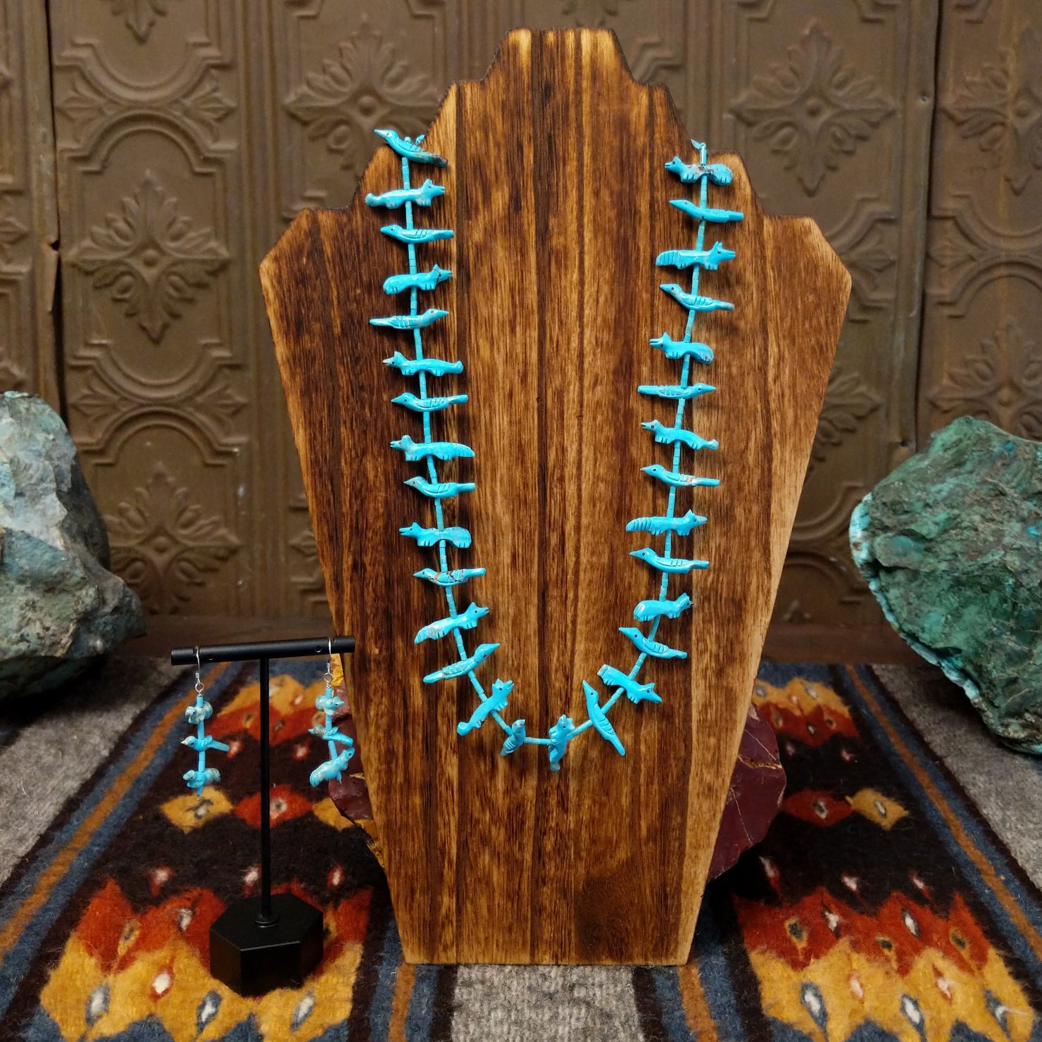 Zuni turquoise fetish necklace and matching dangle earrings.