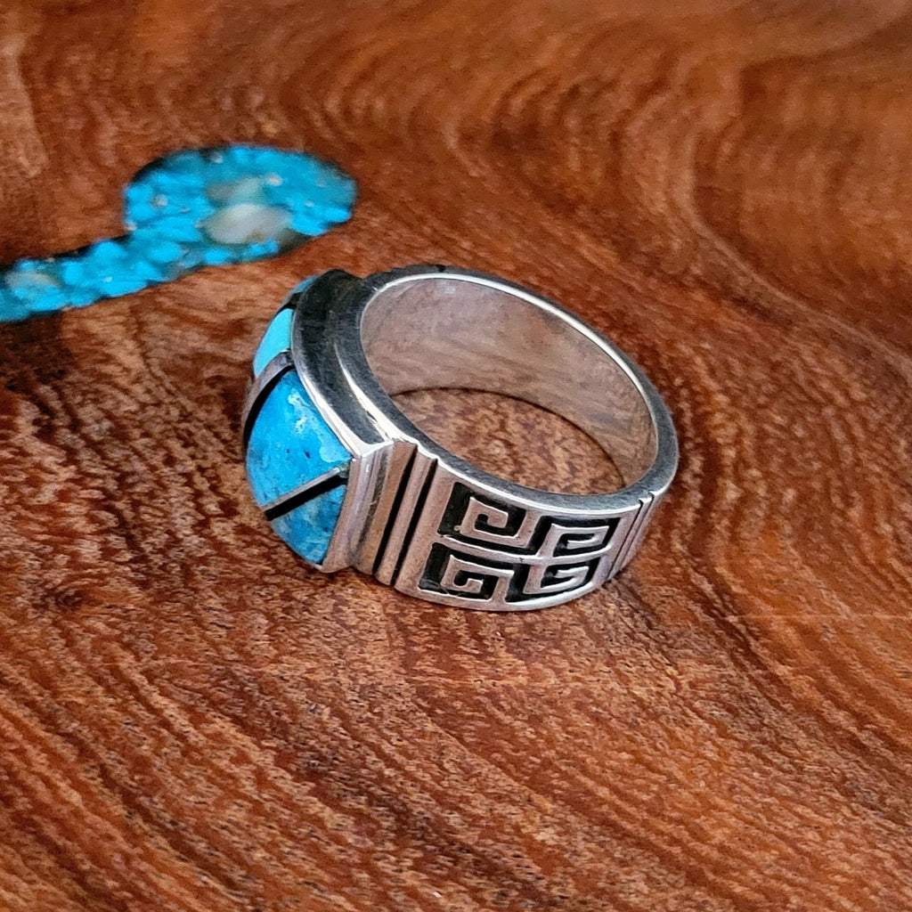 Navajo Turquoise & Black Jet Ring by Artist Kenneth Bilsio Side View